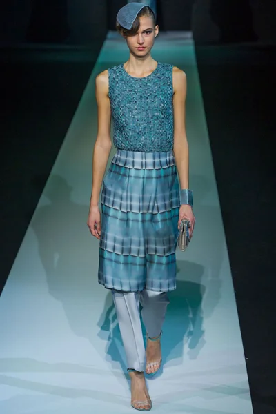 Look 19